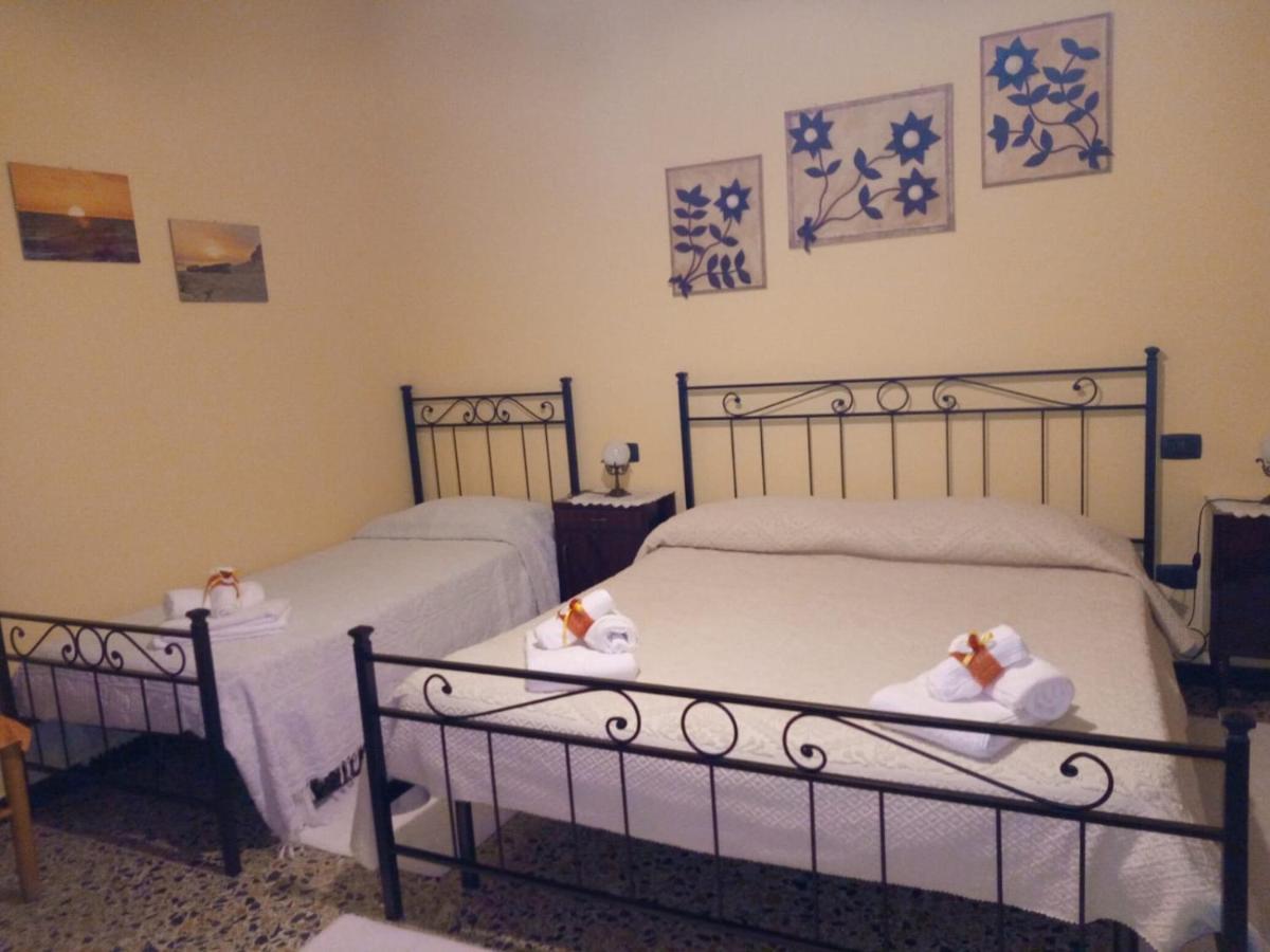 L'Agrifoglio Di Emy Bed and Breakfast Guspini Εξωτερικό φωτογραφία